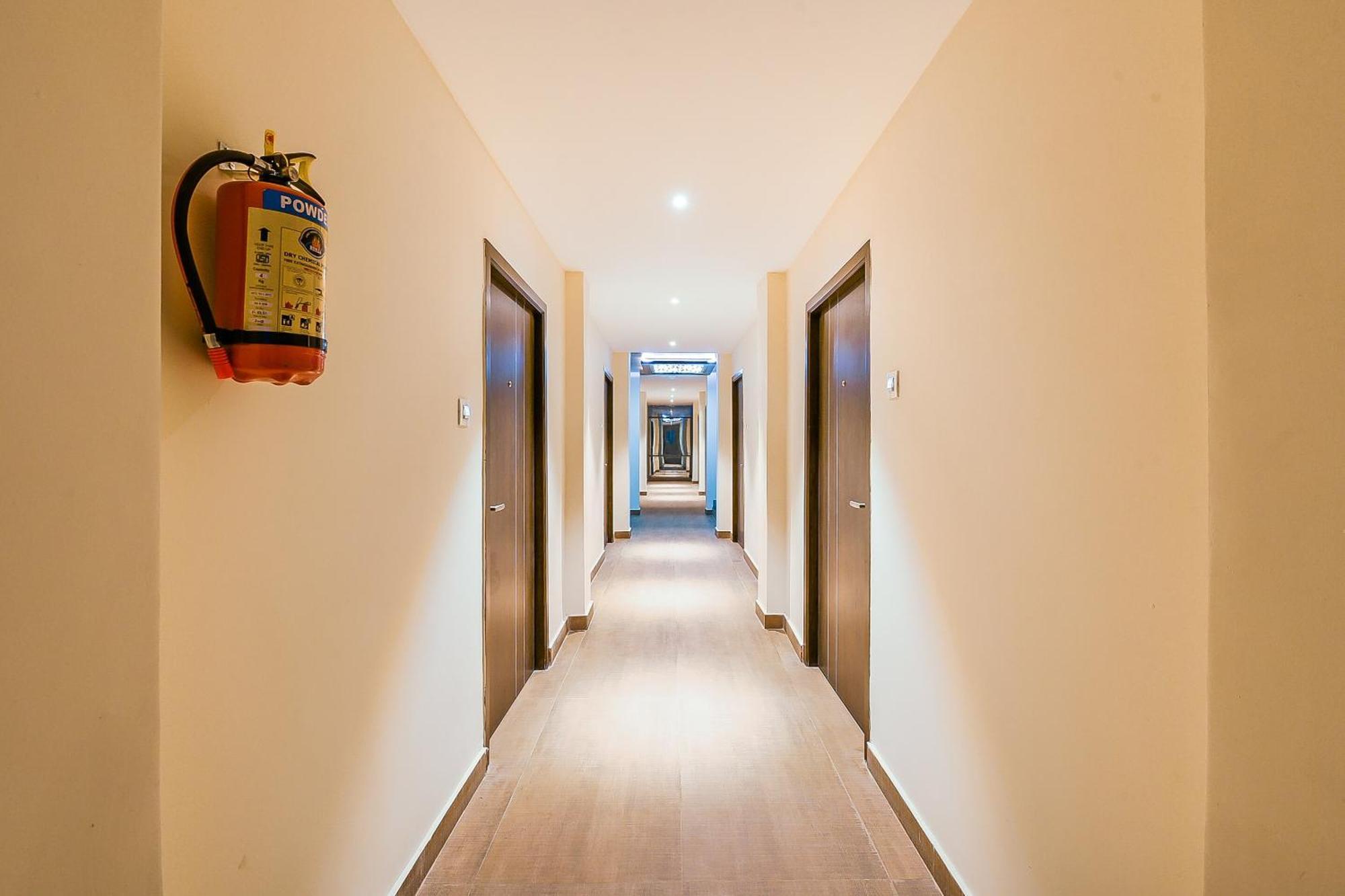 Super Capital O Siddartha Grand Otel Vijayawāda Dış mekan fotoğraf