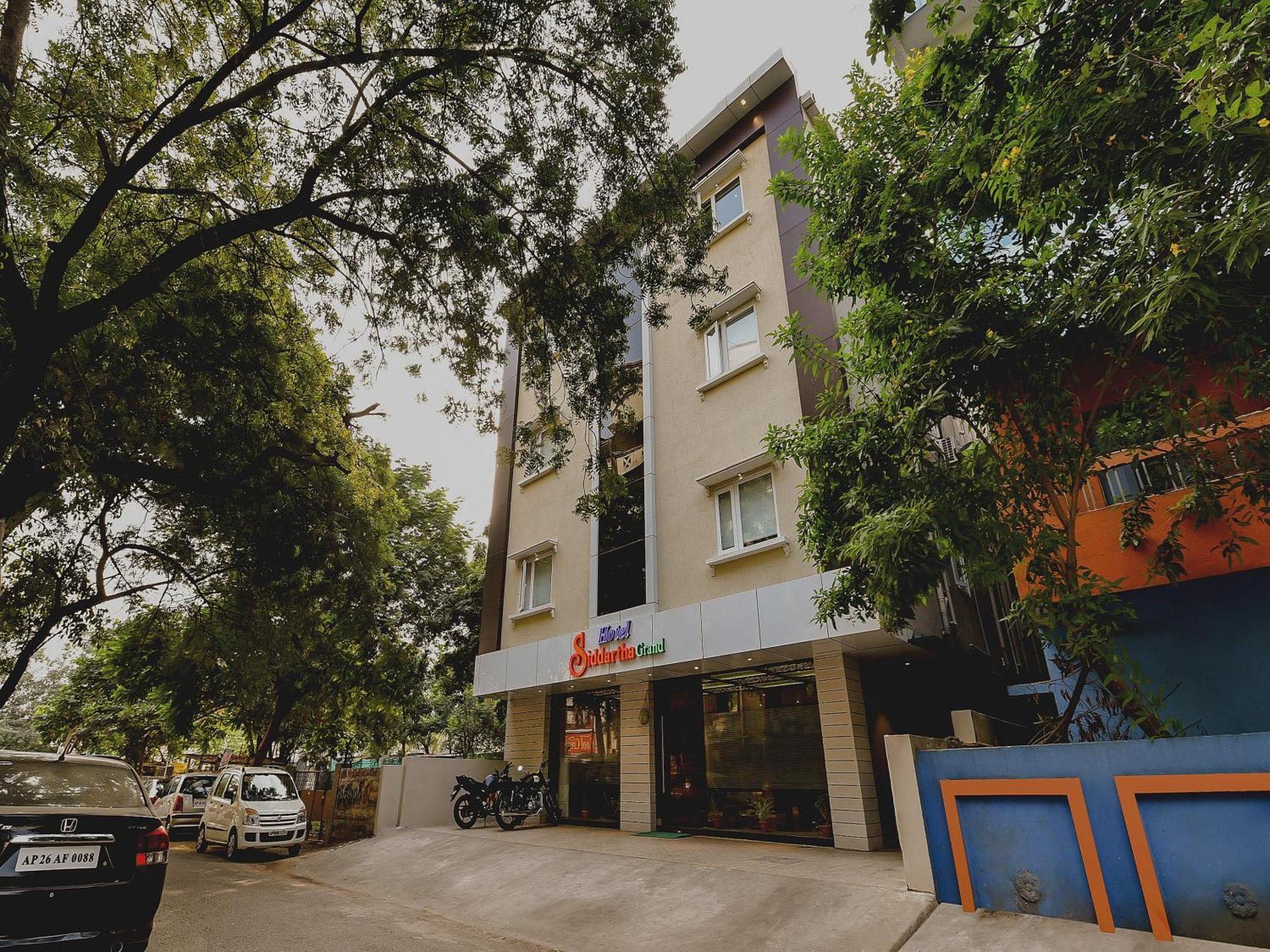 Super Capital O Siddartha Grand Otel Vijayawāda Dış mekan fotoğraf